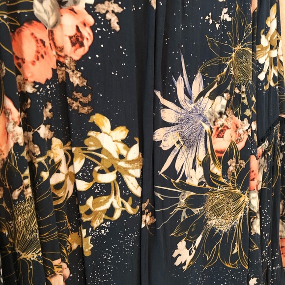 JAASE Floral Print Bell Sleeve Blouse - Picture 10 of 11